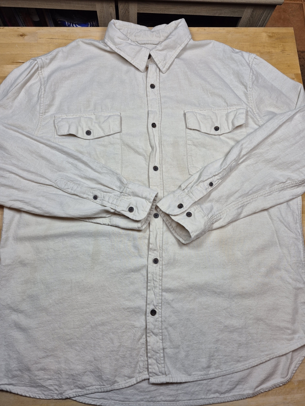 Men's Off-White Casual Button-Down Shirt with Chest Pockets